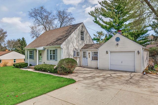 980 Webster AVENUE, Brookfield, WI 53005