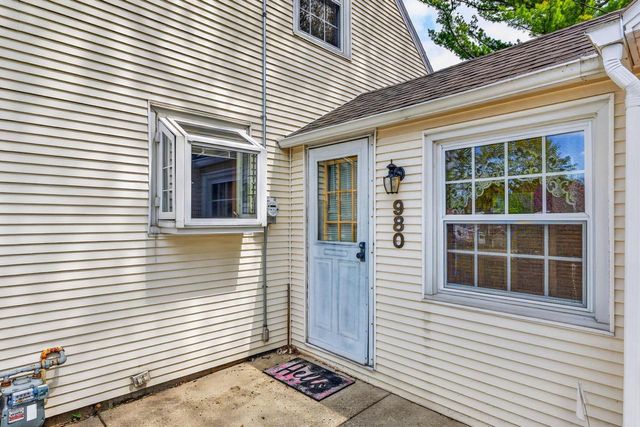 980 Webster AVENUE, Brookfield, WI 53005