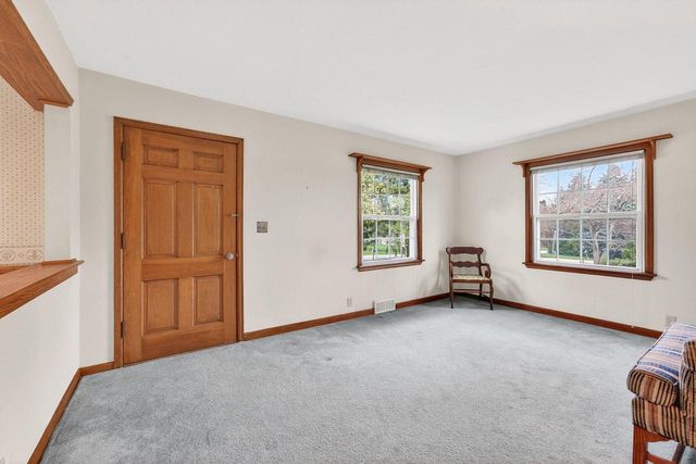 980 Webster AVENUE, Brookfield, WI 53005
