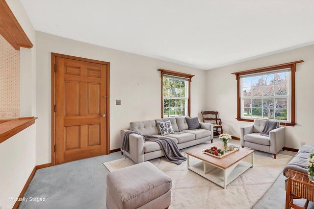 980 Webster AVENUE, Brookfield, WI 53005