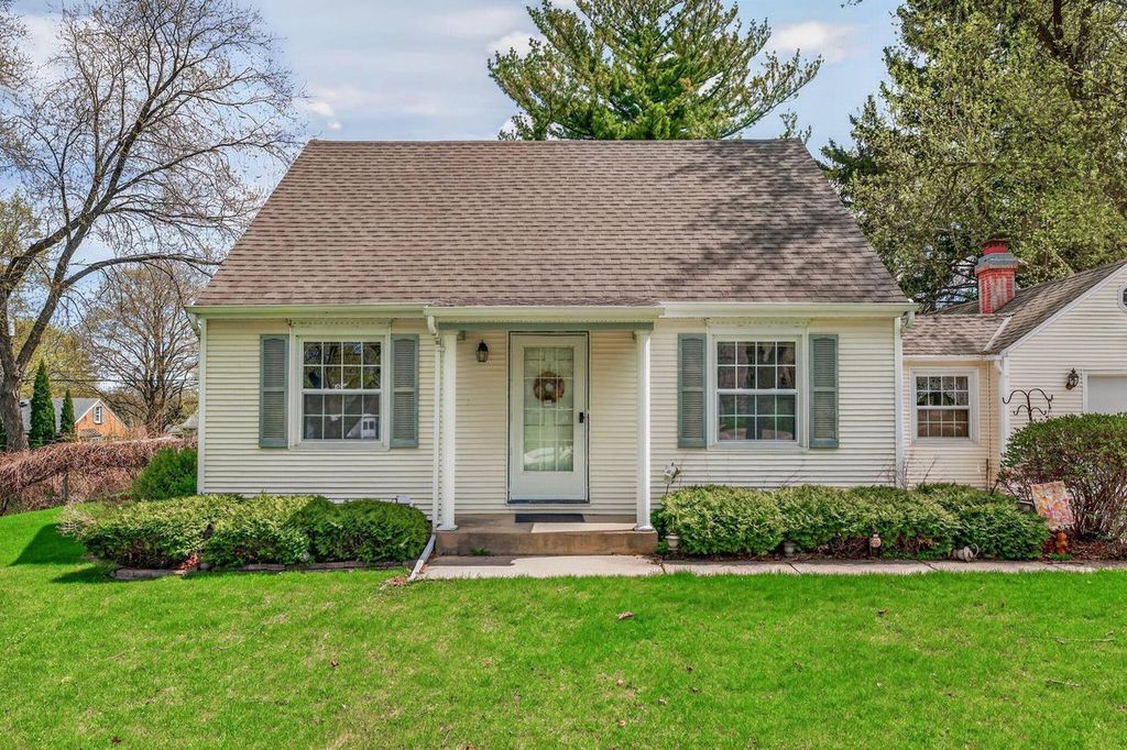 980 Webster AVENUE, Brookfield, WI 53005