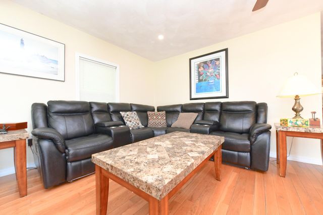 22 Ash Street, Wareham, MA 02571