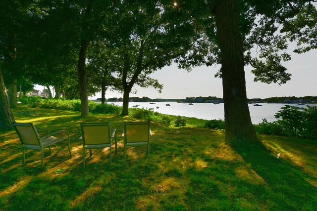 22 Ash Street, Wareham, MA 02571