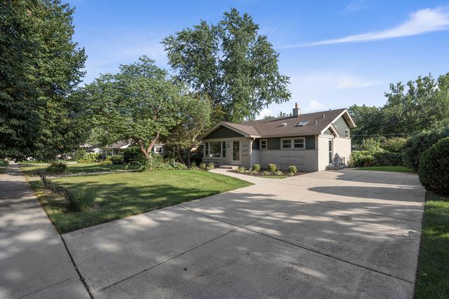 1505 W Euclid Avenue, Arlington Heights, IL 60005