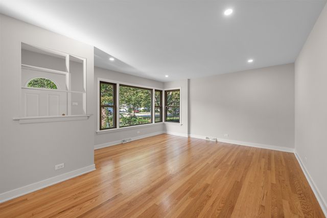 1505 W Euclid Avenue, Arlington Heights, IL 60005