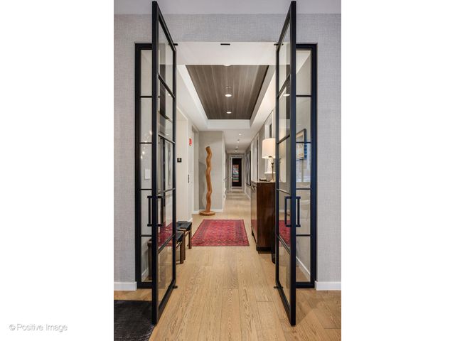 56 W HURON Street 5, Chicago, IL 60654