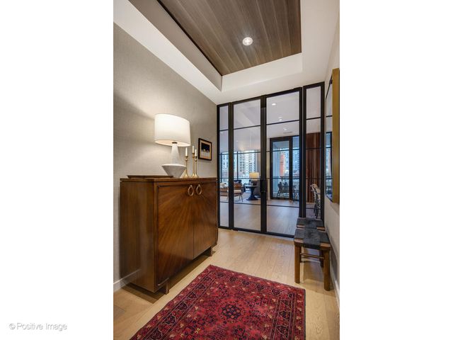 56 W HURON Street 5, Chicago, IL 60654