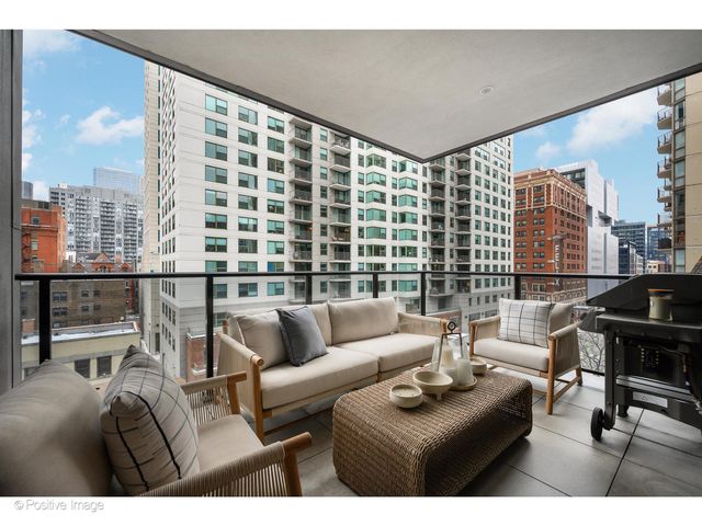 56 W HURON Street 5, Chicago, IL 60654