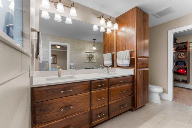 3810 Wilds Ridge NW, Prior Lake, MN 55372