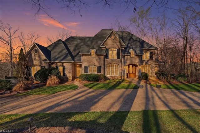 141 Wellsprings Court, Pfafftown, NC 27040