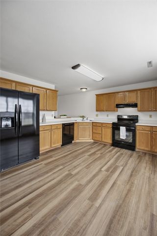 1224 Litchfield Drive B, Hiawatha, IA 52233