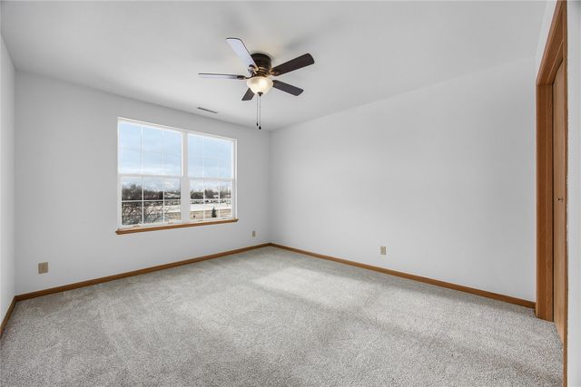 1224 Litchfield Drive B, Hiawatha, IA 52233