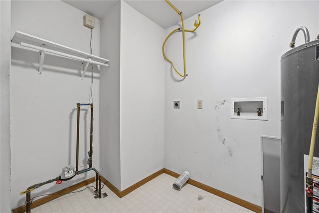 1224 Litchfield Drive B, Hiawatha, IA 52233