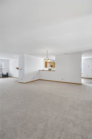 1224 Litchfield Drive B, Hiawatha, IA 52233