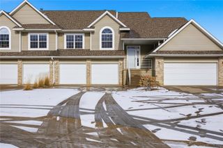 1224 Litchfield Drive B, Hiawatha, IA 52233