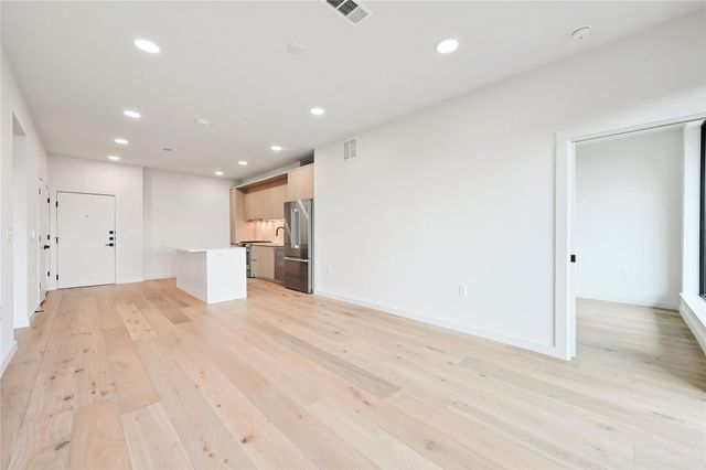 2209 S 1st ST 309, Austin, TX 78704