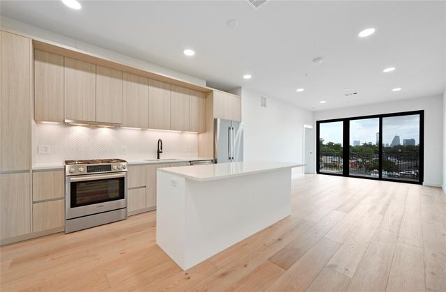 2209 S 1st ST 309, Austin, TX 78704