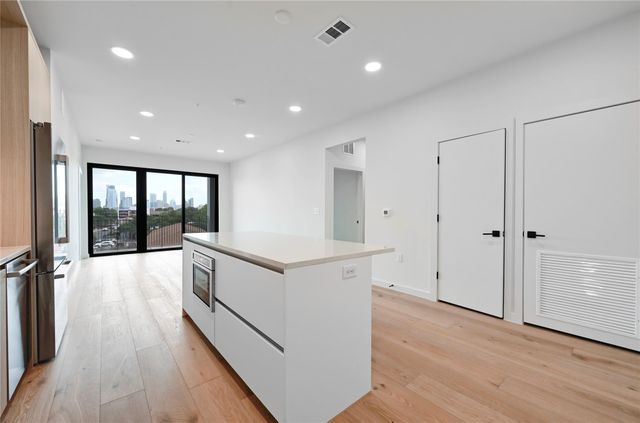 2209 S 1st ST 309, Austin, TX 78704