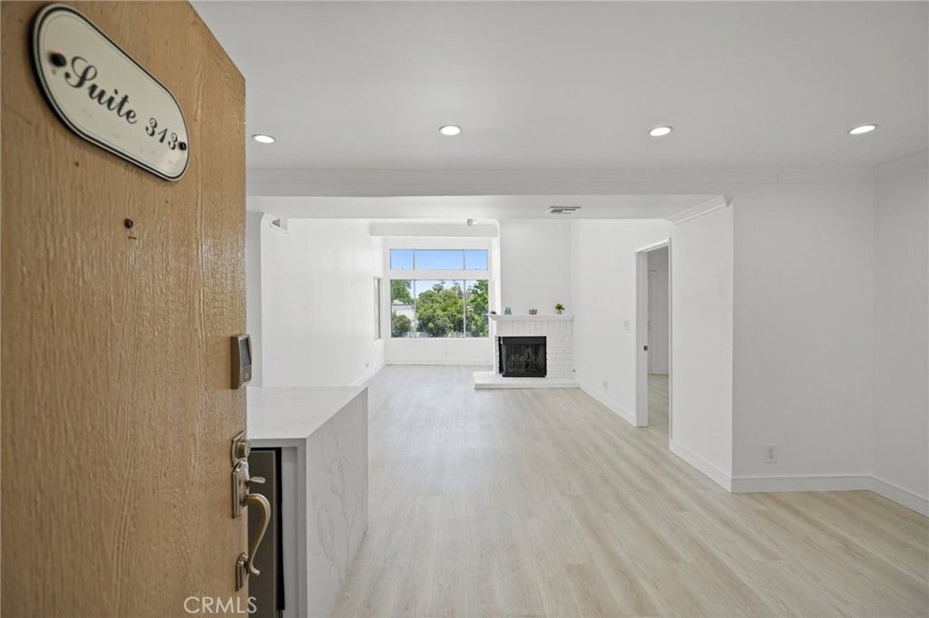 7800 Topanga Canyon Boulevard 313, Canoga Park, CA 91304