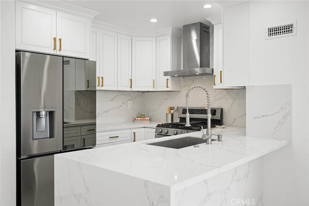7800 Topanga Canyon Boulevard 313, Canoga Park, CA 91304 — photo 4