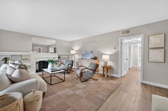 2760 Muir Way, Sacramento, CA 95818