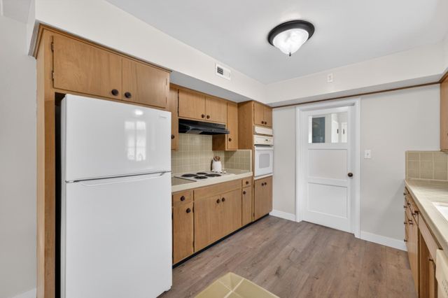 2760 Muir Way, Sacramento, CA 95818