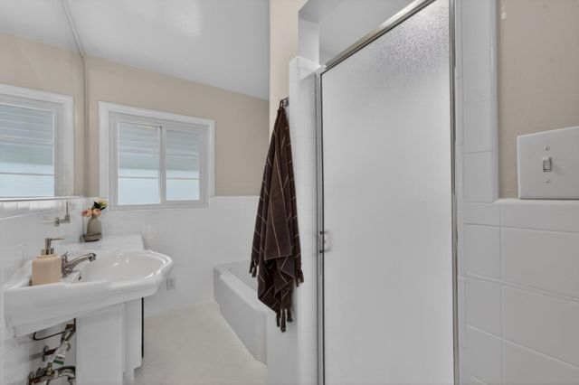 2760 Muir Way, Sacramento, CA 95818