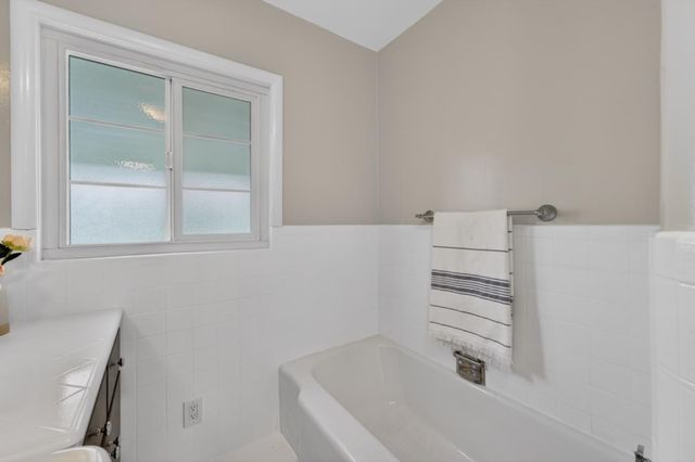 2760 Muir Way, Sacramento, CA 95818