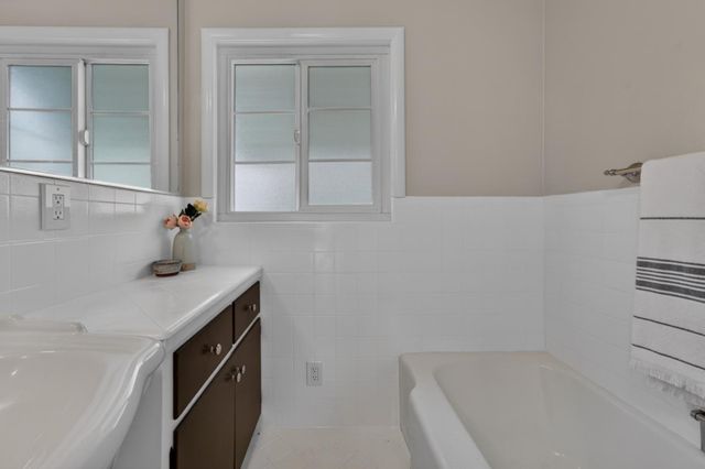 2760 Muir Way, Sacramento, CA 95818