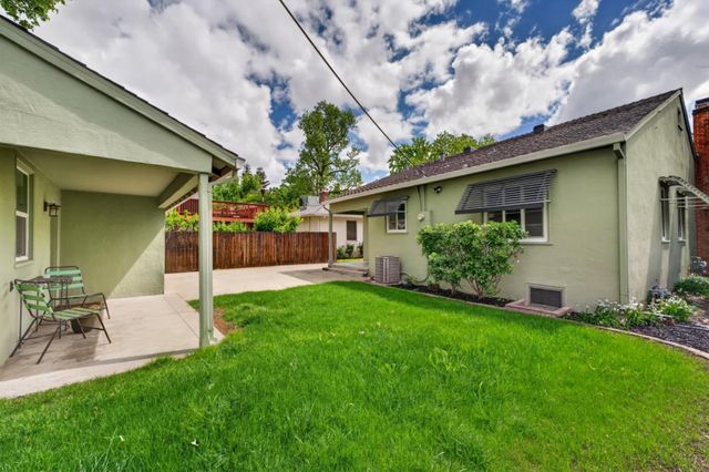 2760 Muir Way, Sacramento, CA 95818