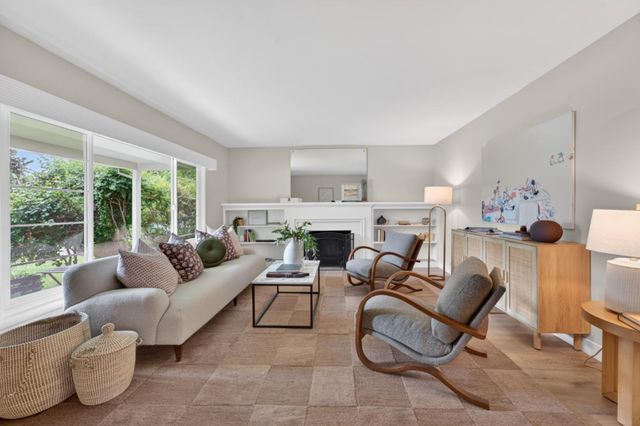 2760 Muir Way, Sacramento, CA 95818