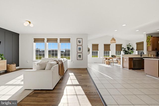 215 UPPERVILLE DR, Stephens City, VA 22655