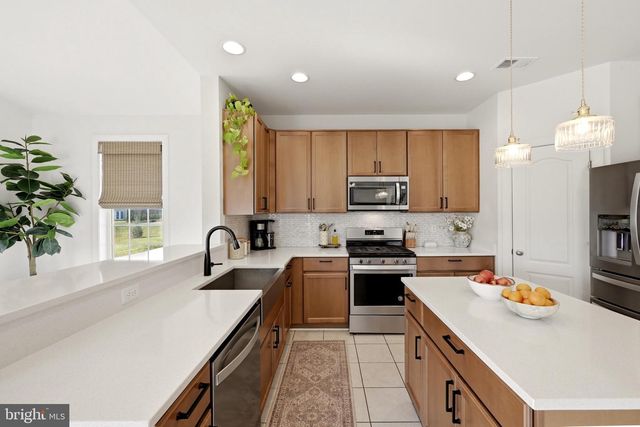 215 UPPERVILLE DR, Stephens City, VA 22655