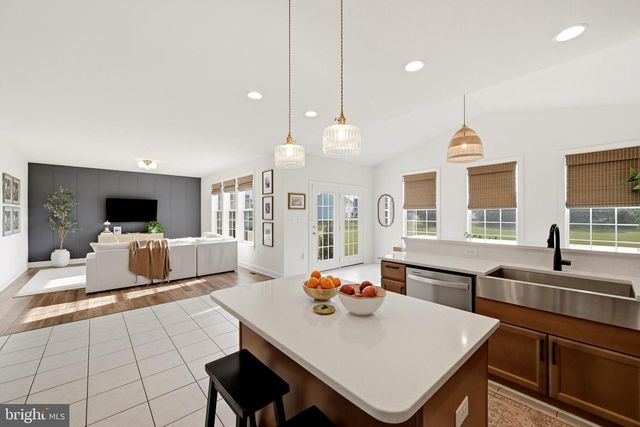 215 UPPERVILLE DR, Stephens City, VA 22655