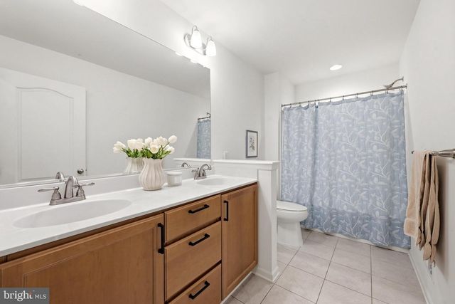 215 UPPERVILLE DR, Stephens City, VA 22655