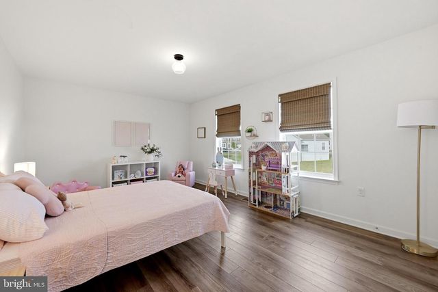 215 UPPERVILLE DR, Stephens City, VA 22655