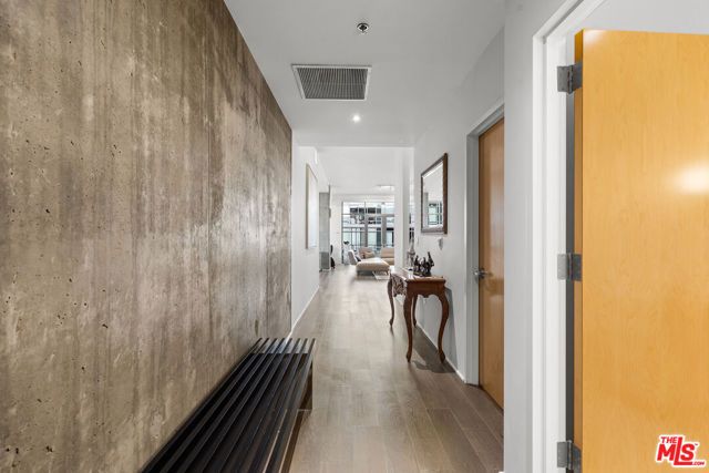 1111 S Grand Avenue PH 1, Los Angeles, CA 90015
