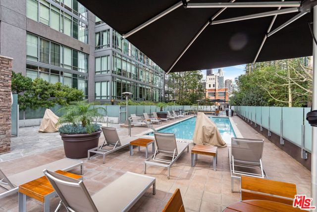 1111 S Grand Avenue PH 1, Los Angeles, CA 90015