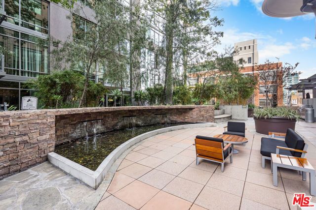 1111 S Grand Avenue PH 1, Los Angeles, CA 90015