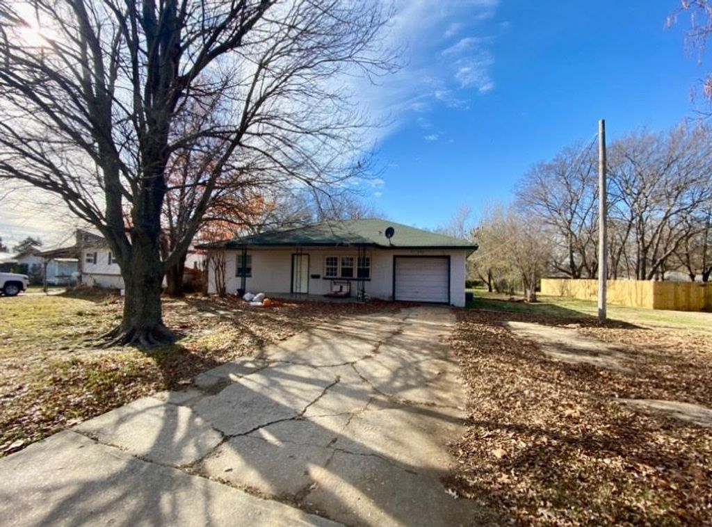 505 S 7th Street, Okemah, OK 74859