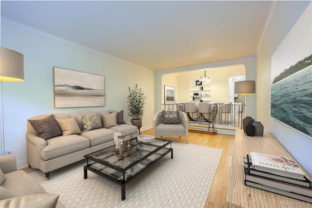 76-35 113th Street 1A, Forest Hills, NY 11375