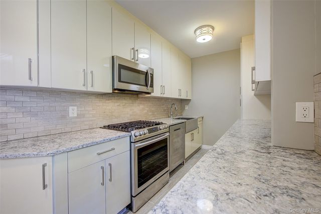 76-35 113th Street 1A, Forest Hills, NY 11375
