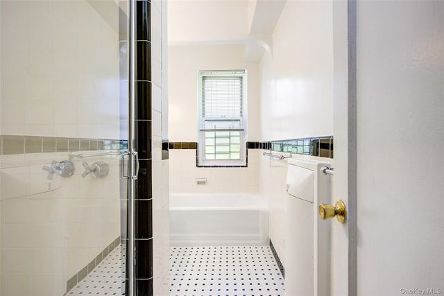 76-35 113th Street 1A, Forest Hills, NY 11375
