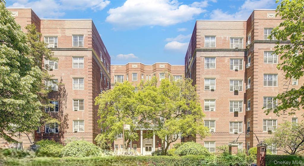 76-35 113th Street 1A, Forest Hills, NY 11375