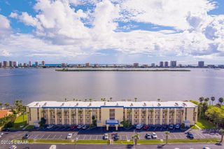 3131 S Ridgewood Ave Apt 209, South Daytona, FL 32119