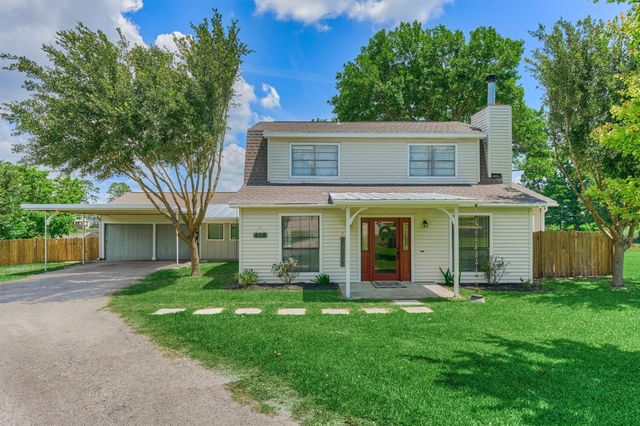 438 Lazy Lane, Montgomery, TX 77356