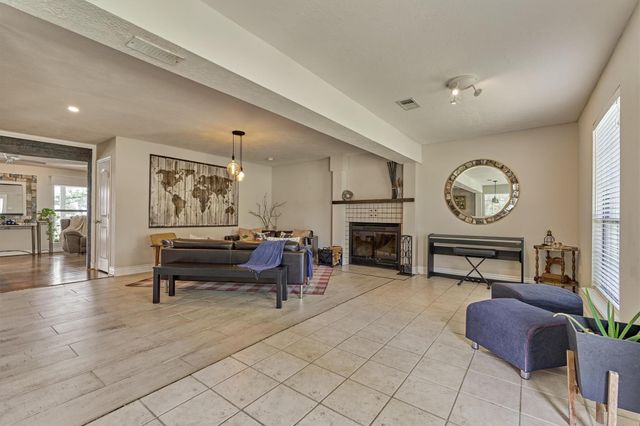 438 Lazy Lane, Montgomery, TX 77356