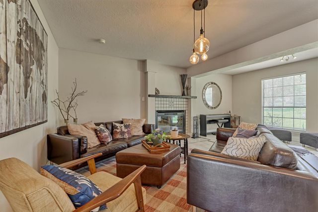 438 Lazy Lane, Montgomery, TX 77356