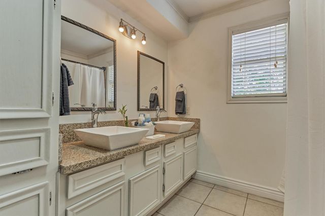 438 Lazy Lane, Montgomery, TX 77356