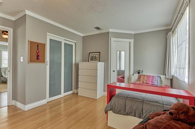 438 Lazy Lane, Montgomery, TX 77356